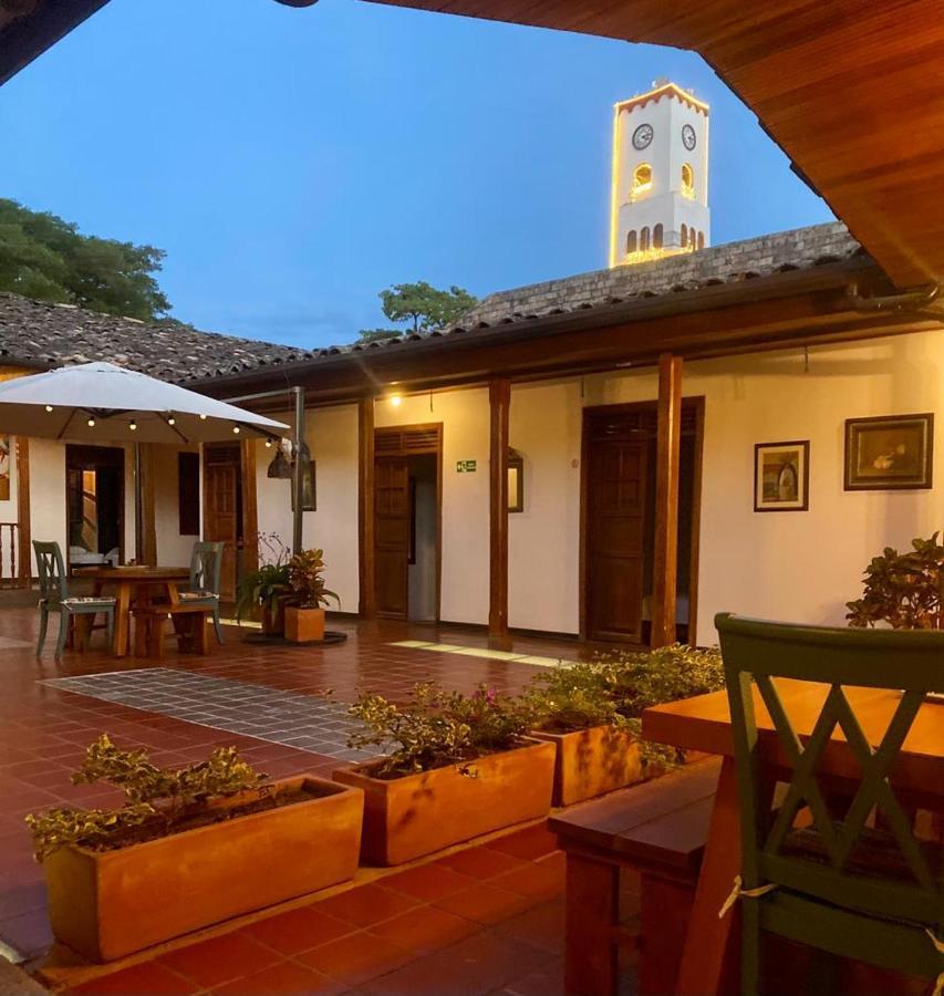 Hotel Colonial Andino - Parque Principal De Pitalito Dış mekan fotoğraf
